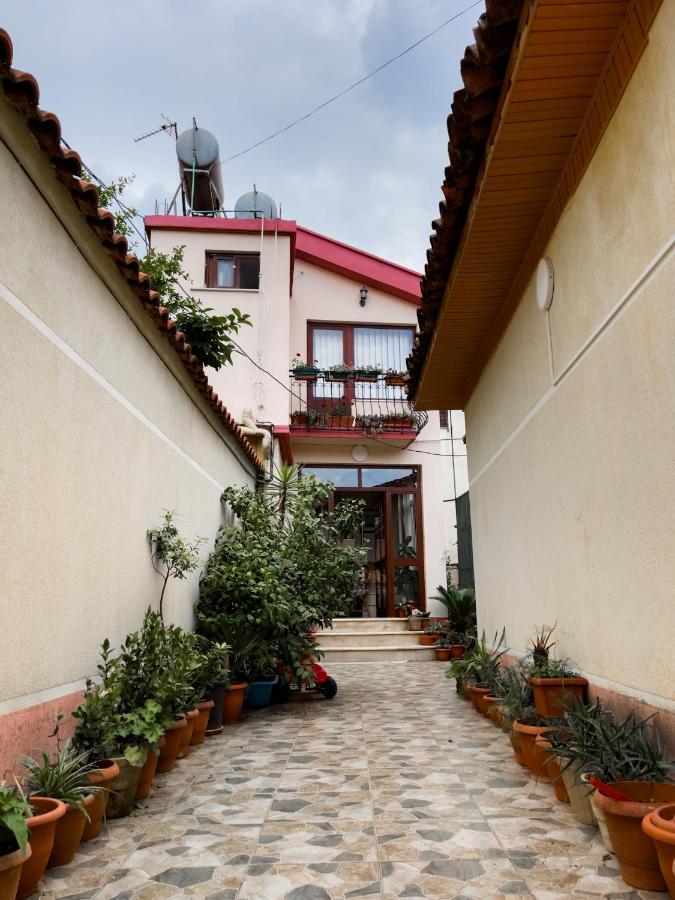 Vila Kodra Tirana Buitenkant foto