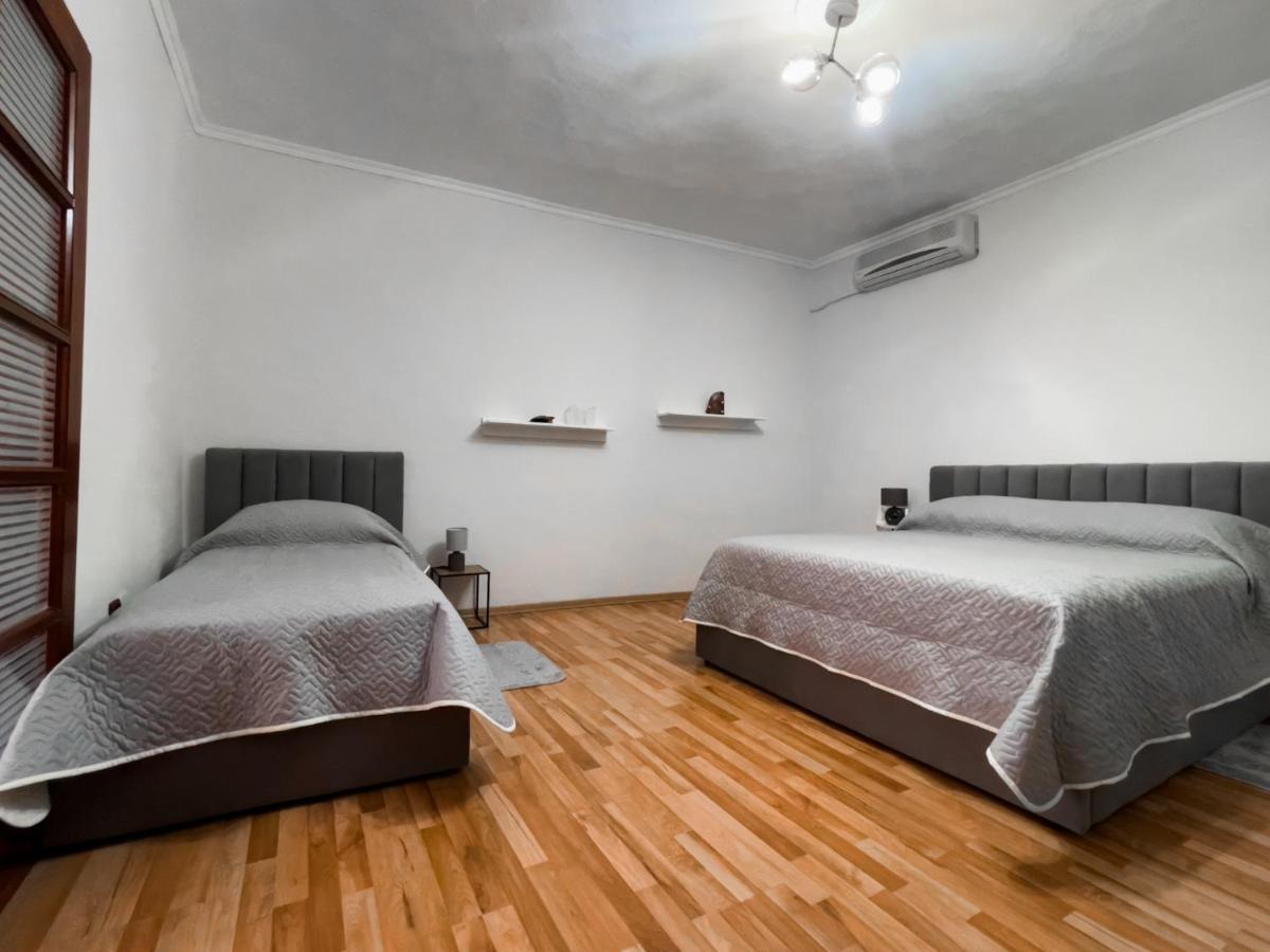 Vila Kodra Tirana Buitenkant foto
